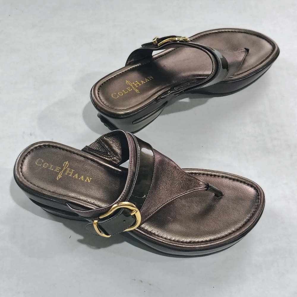 Cole Haan Women's Brown Leather Thong Sandals with Gold Buckle Size 7B
